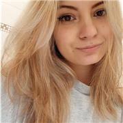 Non sono un insegnante però sono madrelingua russa 
Ho origini ucraine e vivo in Italia da 13 anni